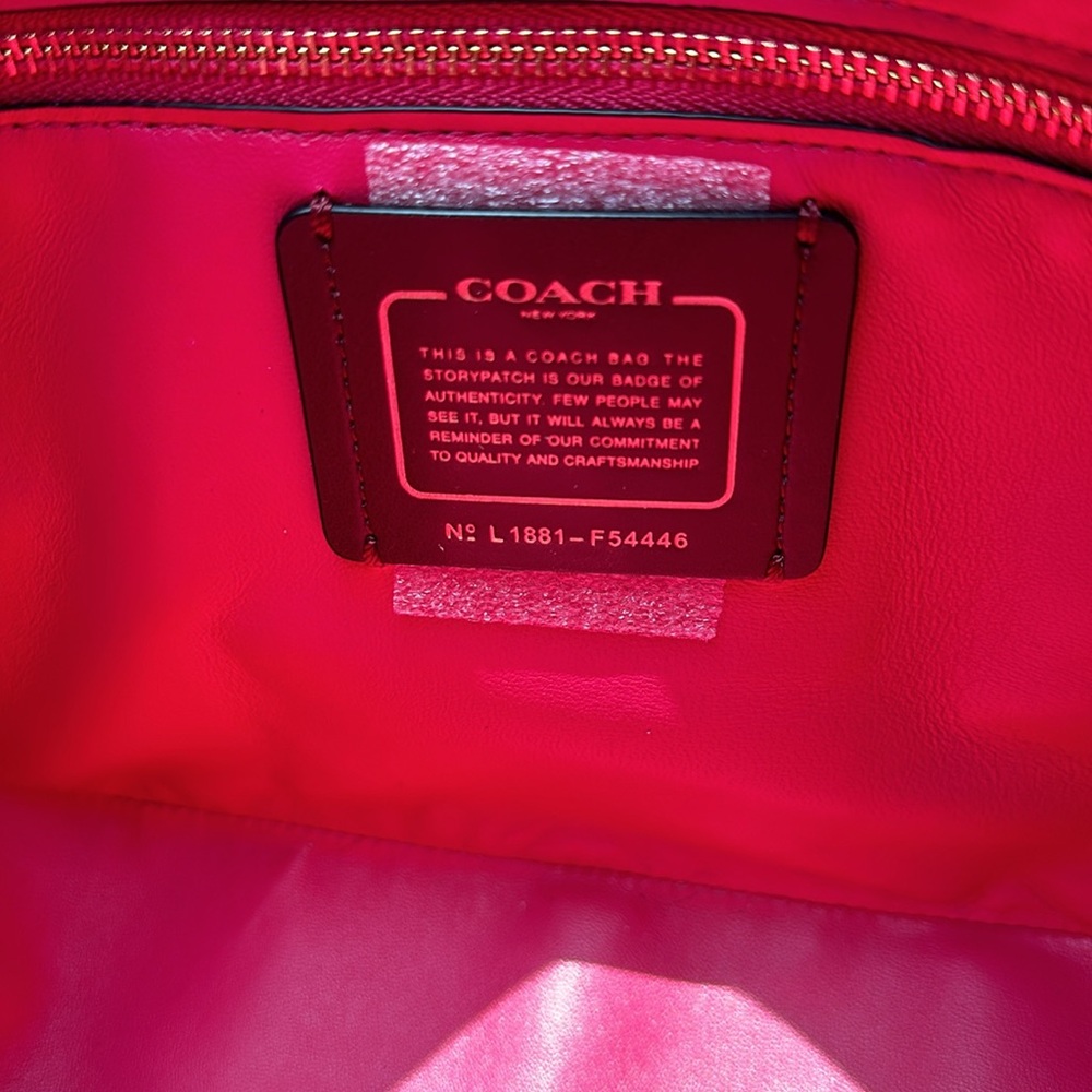Coach - Picture 4 of 4